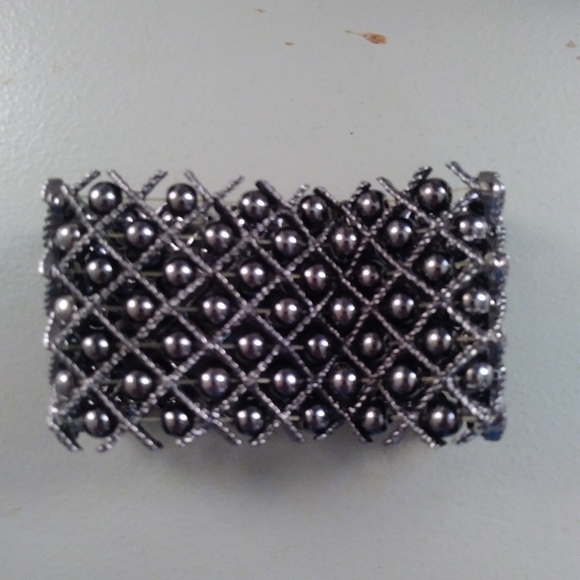 Bracelets - Picture 3 of 12